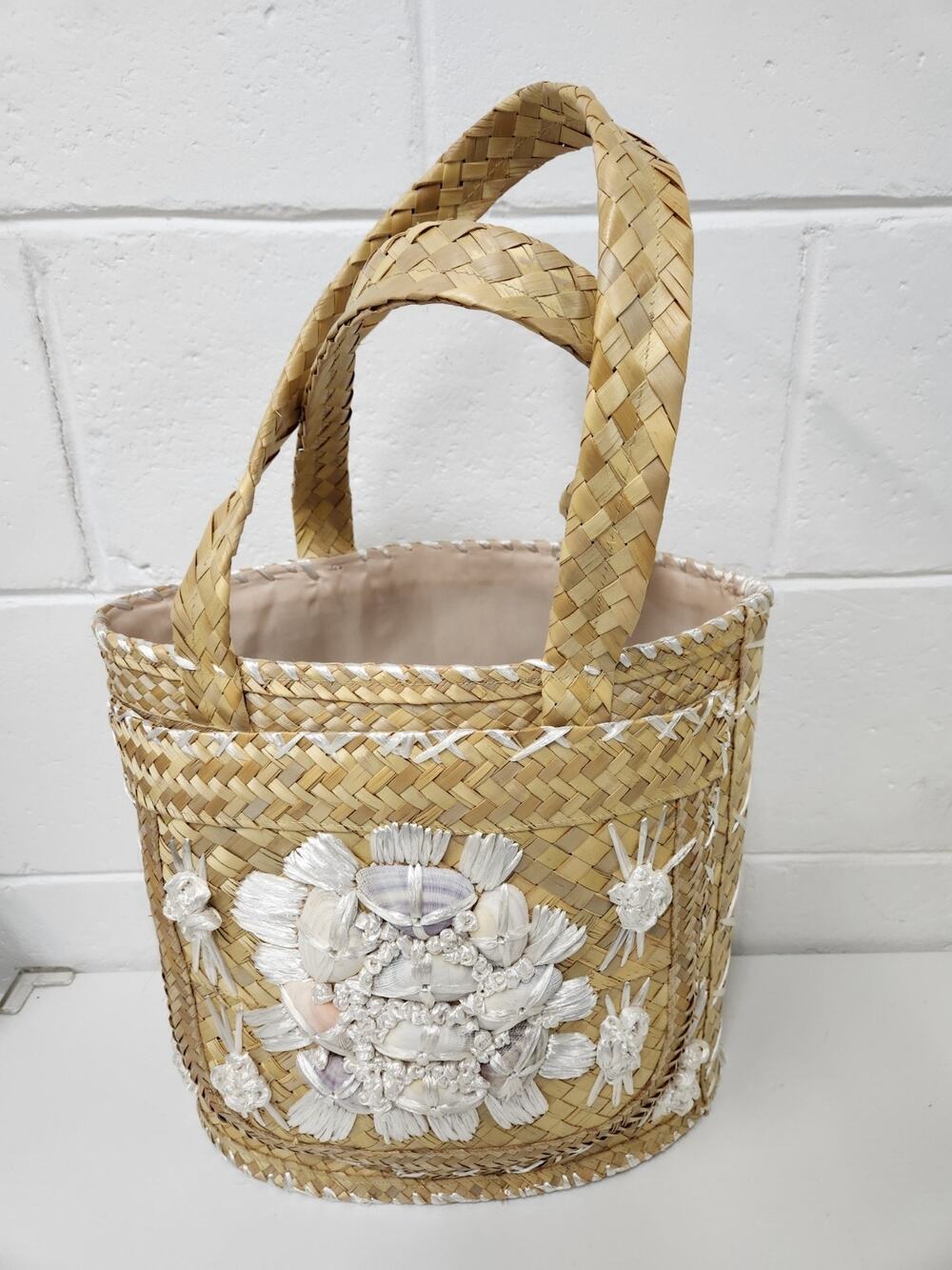 Vintage Handcrafted 60s-80s Raffia & Seashell Jumbo Woven Tote Bag/Beach Bag